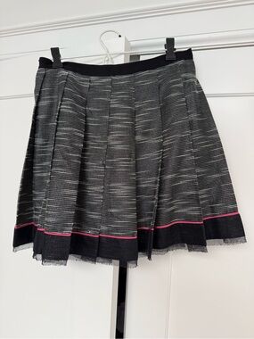 Jason Wu - size 8 - Women’s Black & Gray Pleated Skirt with Pink Trim